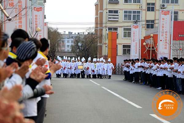 <a href=http://montgomerycountyscienceday.org target=_blank class=infotextkey>青島新東方烹飪學(xué)校</a>