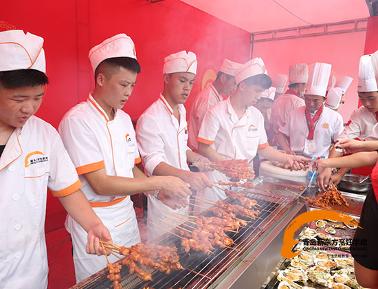 青島新東方第二屆美食狂歡樂翻天，冰爽夏日火熱報名！